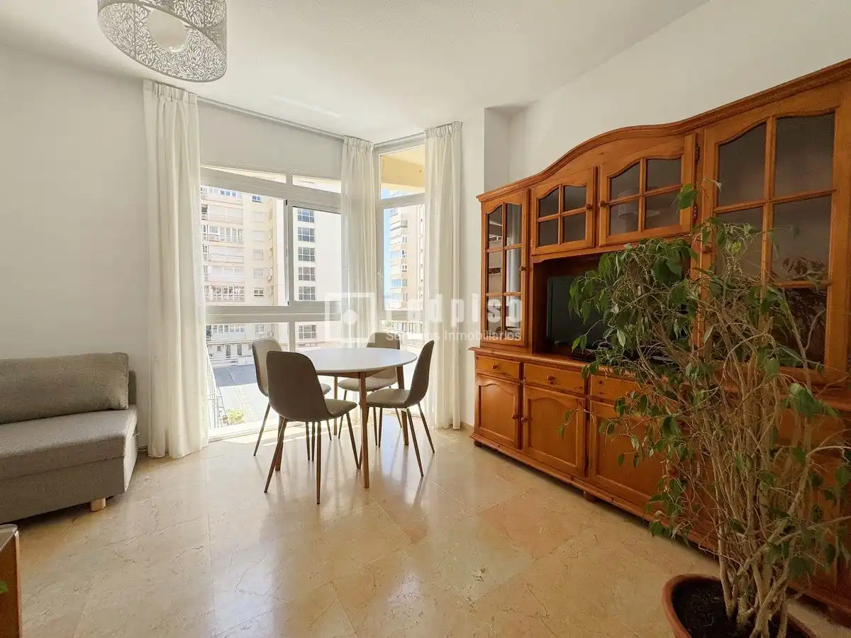 Vista exterior de Apartamento de alquiler en Málaga con Aire acondicionado y Amueblado