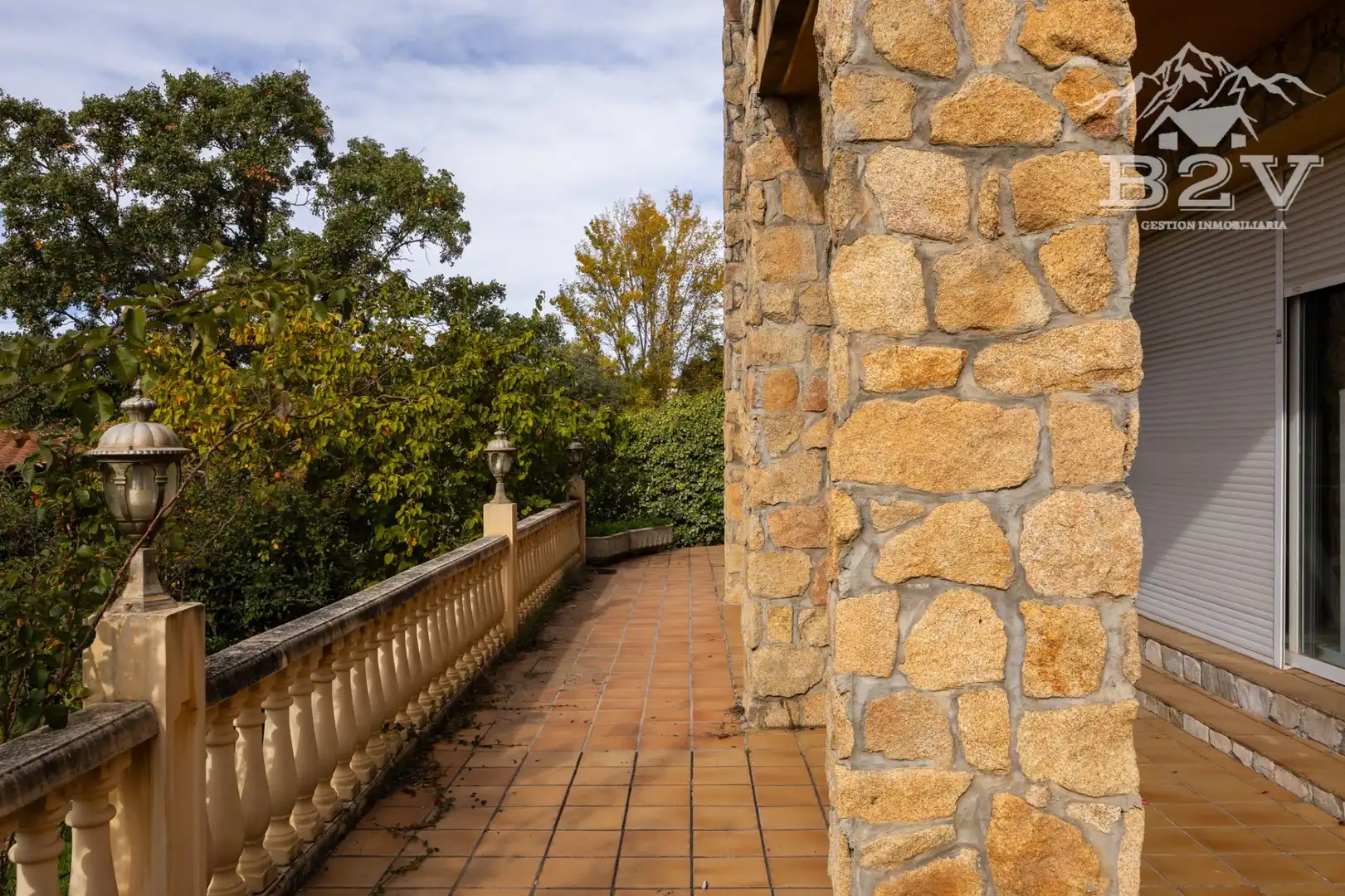 Vista exterior de Casa o xalet en venda en Venturada amb Aire condicionat, Calefacció i Jardí privat