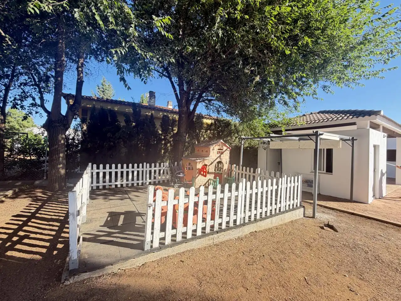 Garden of Houses for sale in Almendralejo