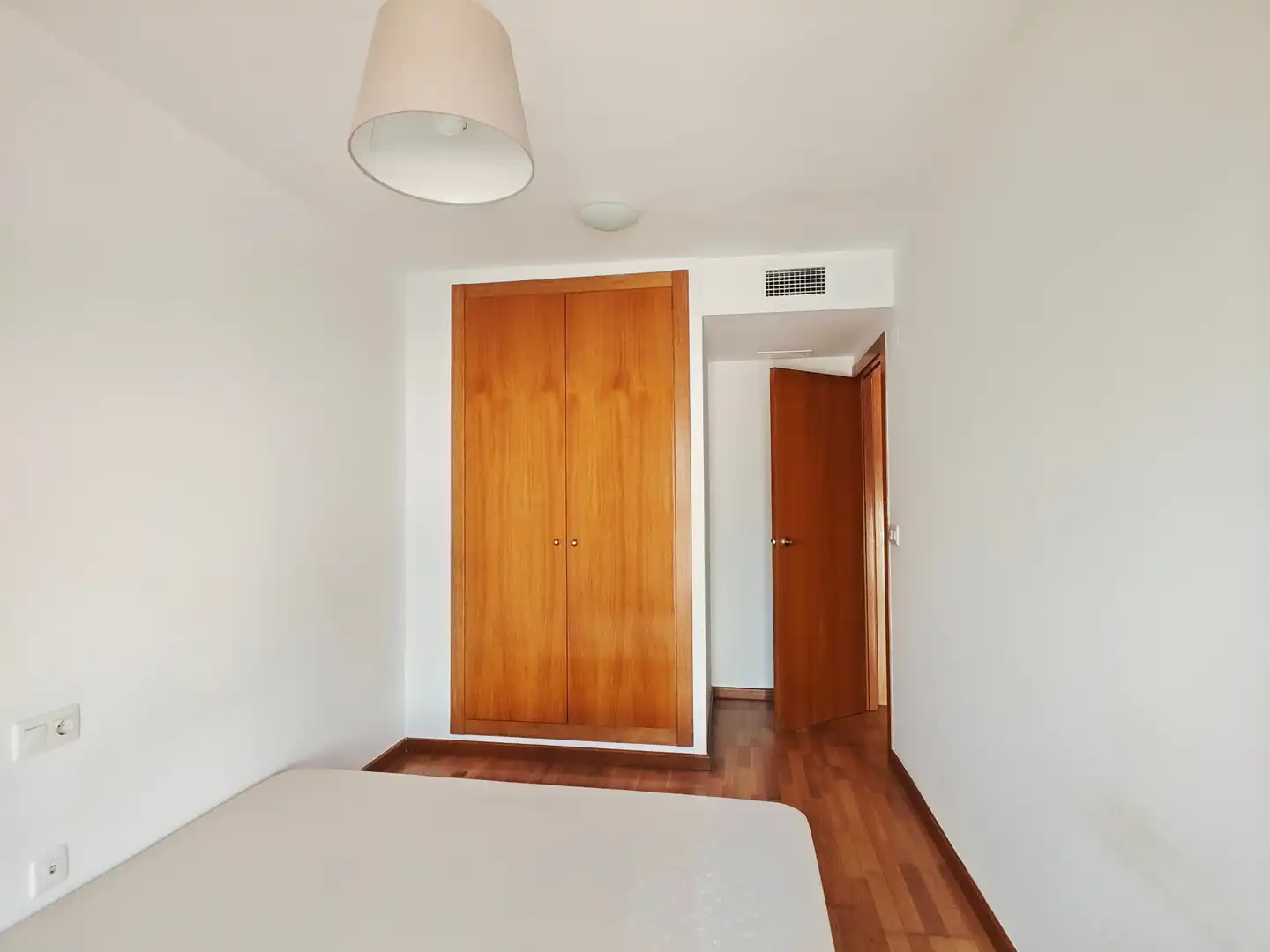 Habitación de Piso de alquiler en Valencia con Aire acondicionado, Calefacción y Jardín privado