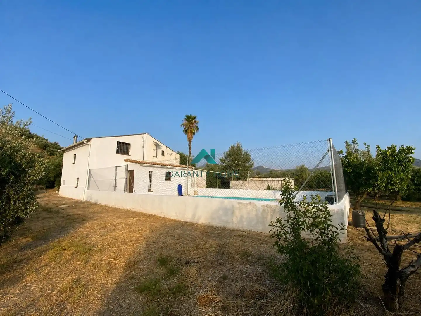 Vista exterior de Casa o xalet en venda en Alcaudete amb Jardí privat, Traster i Piscina