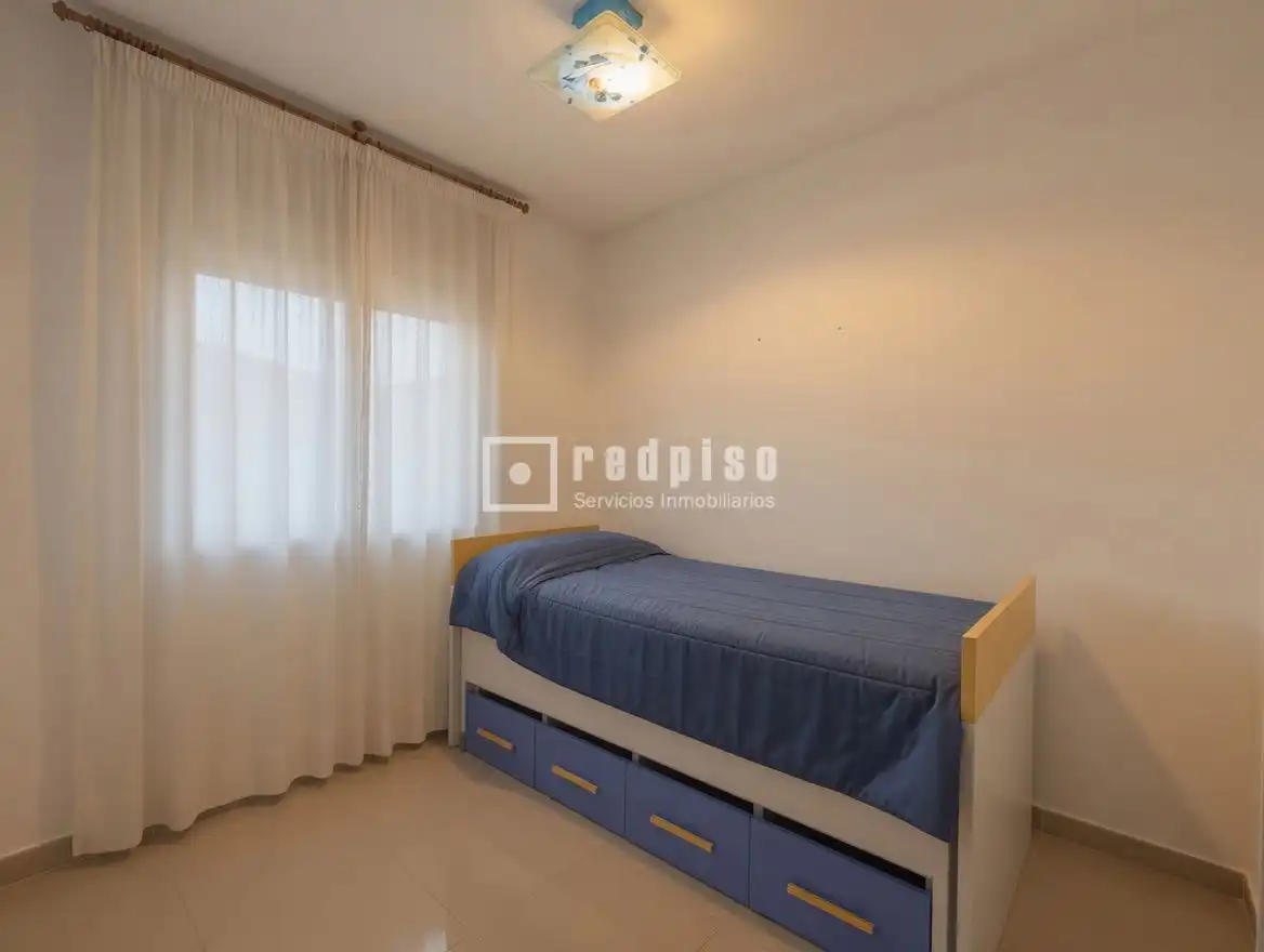 Dormitori de Casa o xalet en venda en Camarena amb Aire condicionat, Calefacció i Terrassa