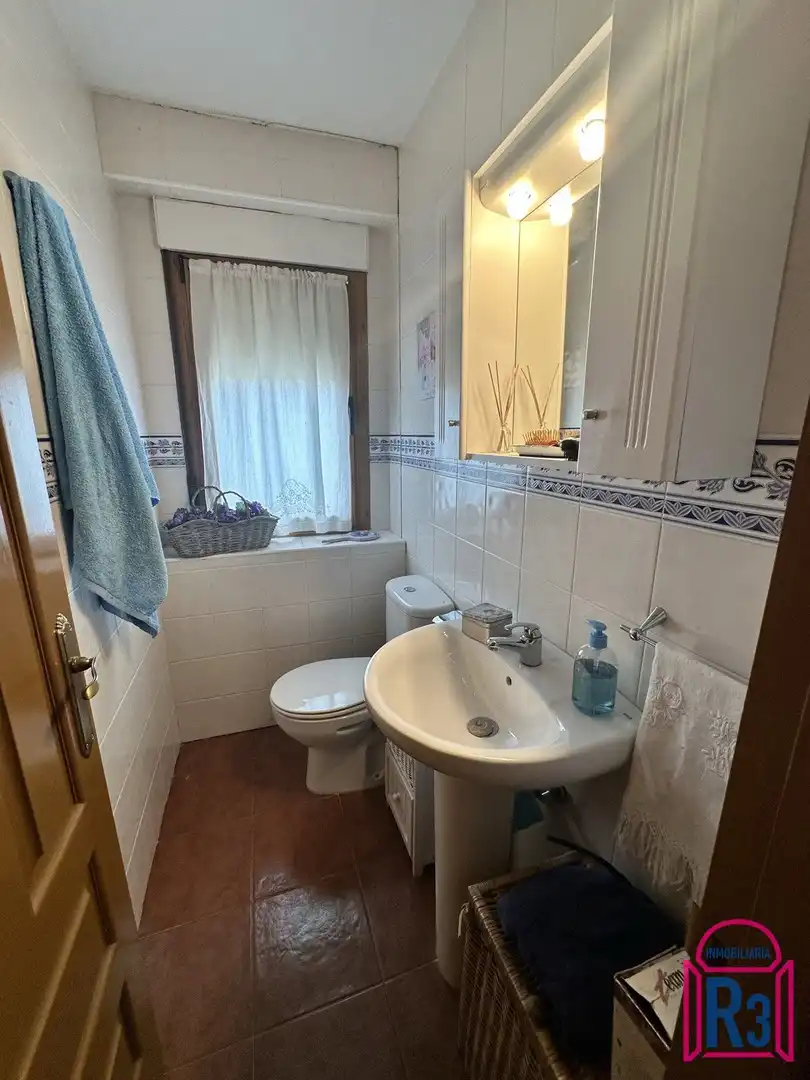 Bany de Casa o xalet en venda en Matallana de Torío amb Moblat