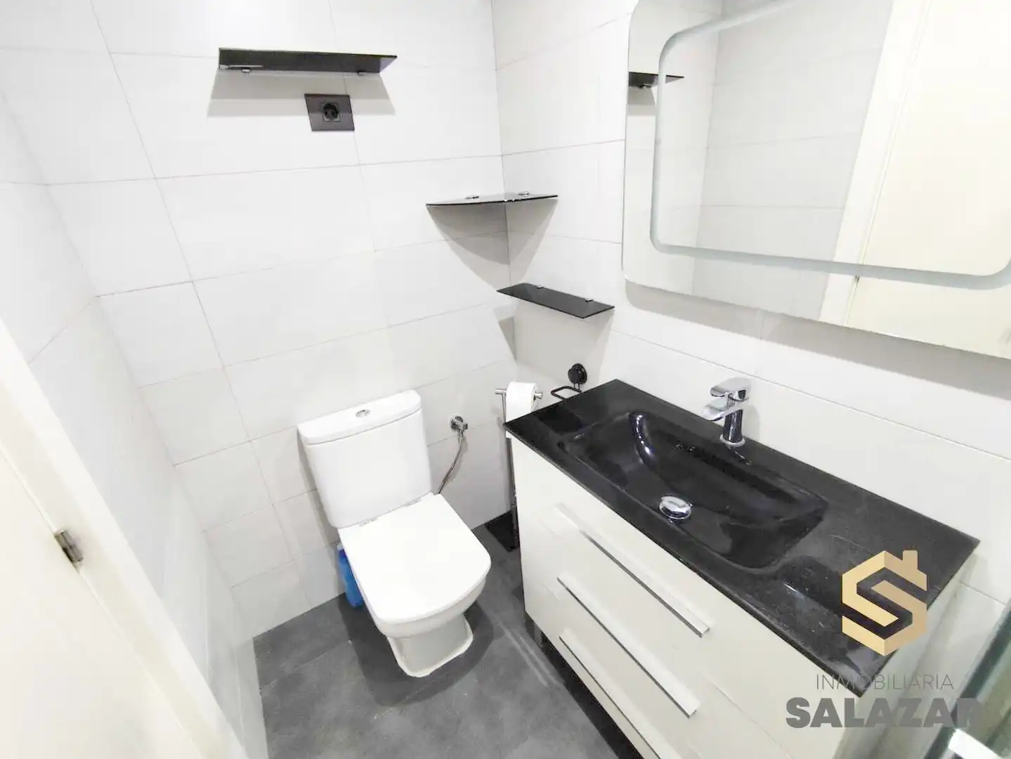 Bathroom of Flat for sale in Castro-Urdiales  with Heating, Terrace and Balcony