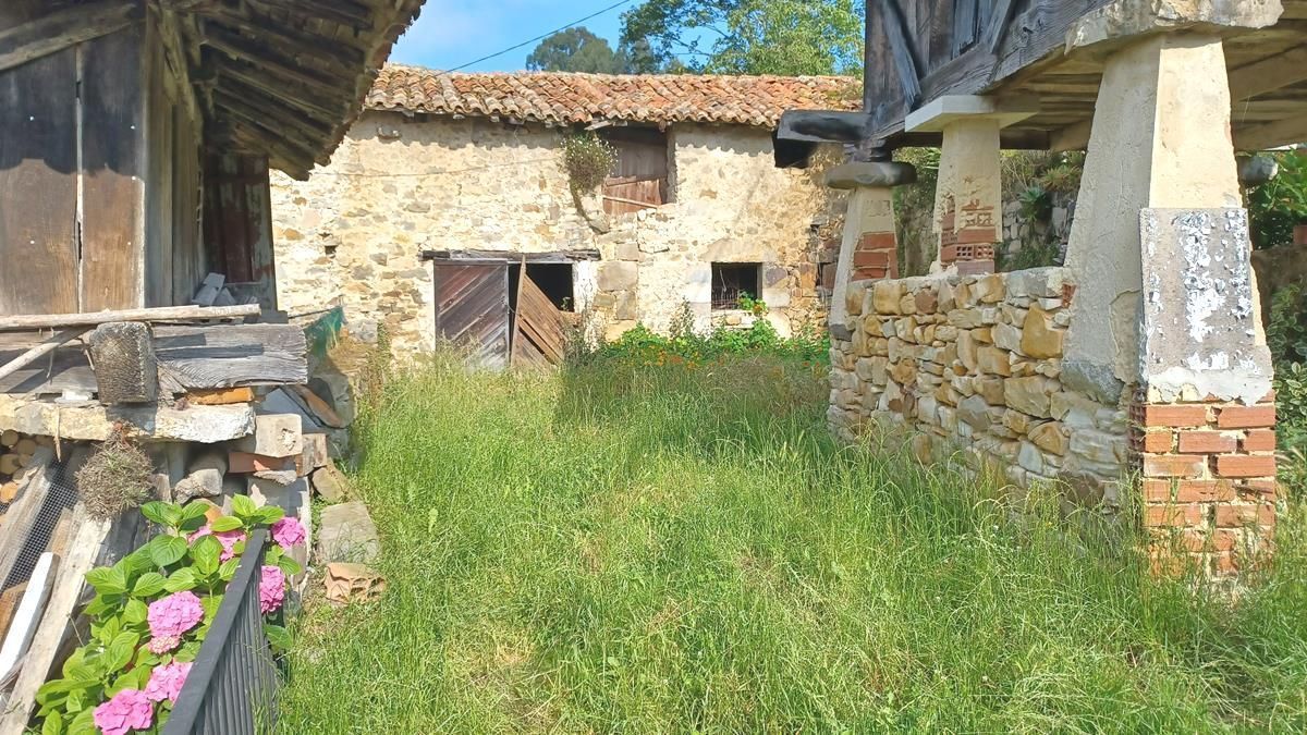 Finca rústica en venda en Llanes