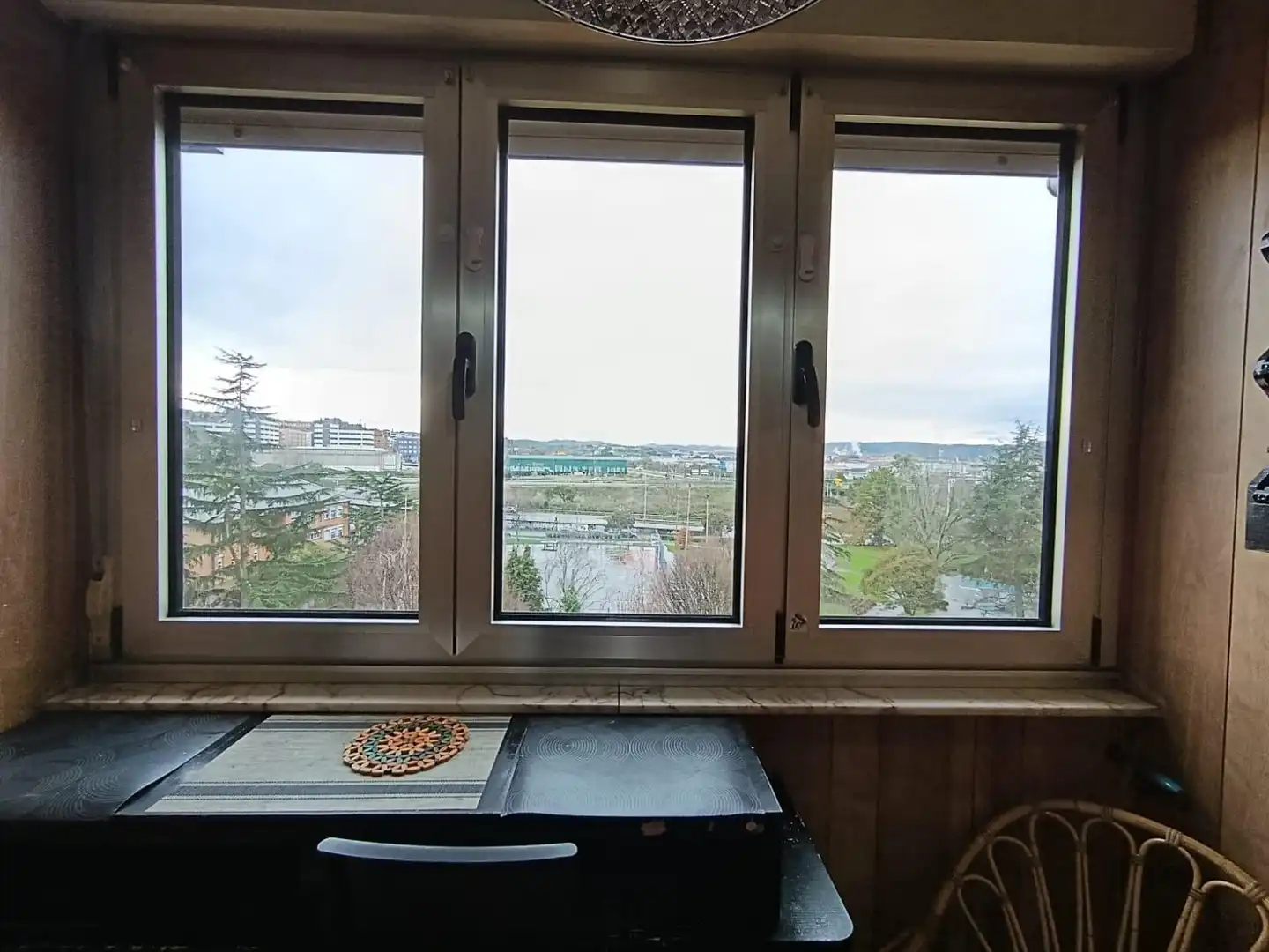 Dormitori de Pis en venda en Gijón  amb Calefacció, Parquet i Traster