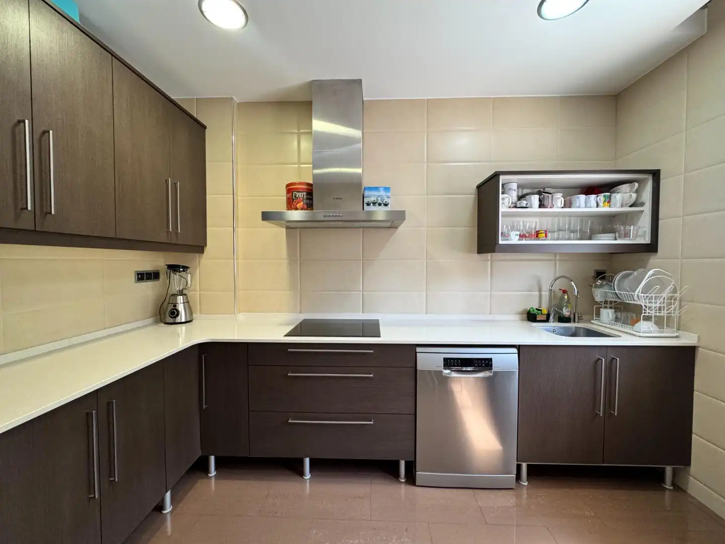 Cocina de Casa adosada en venta en Gavà con Aire acondicionado, Calefacción y Jardín privado