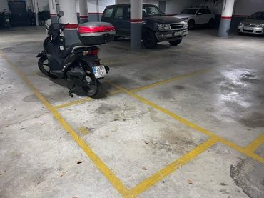 Motorradstellplatz zur Miete in Calle Ecorxador