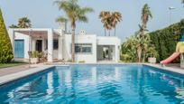 Swimming pool of House or chalet for sale in  Almería Capital  with Air Conditioner and Swimming Pool