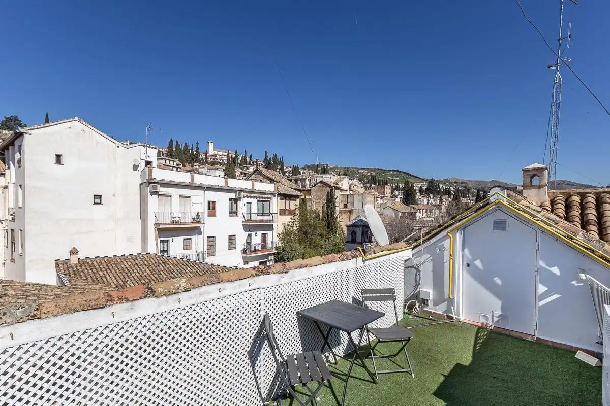 Außenansicht von Gebäude zur Miete in Granada