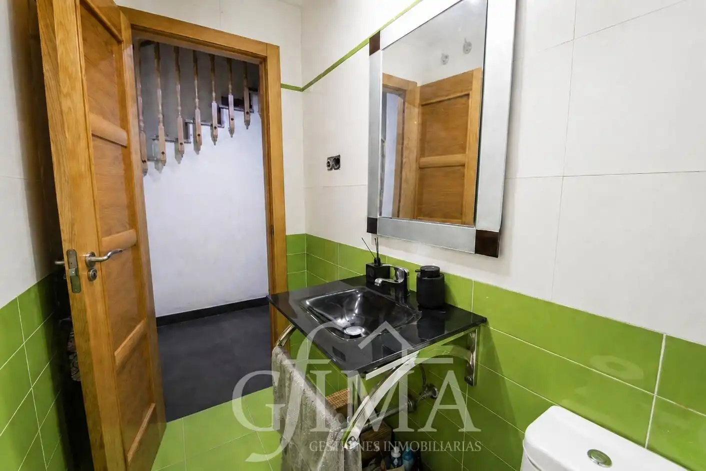 Baño de Casa adosada en venta en Tomelloso con Calefacción y Amueblado