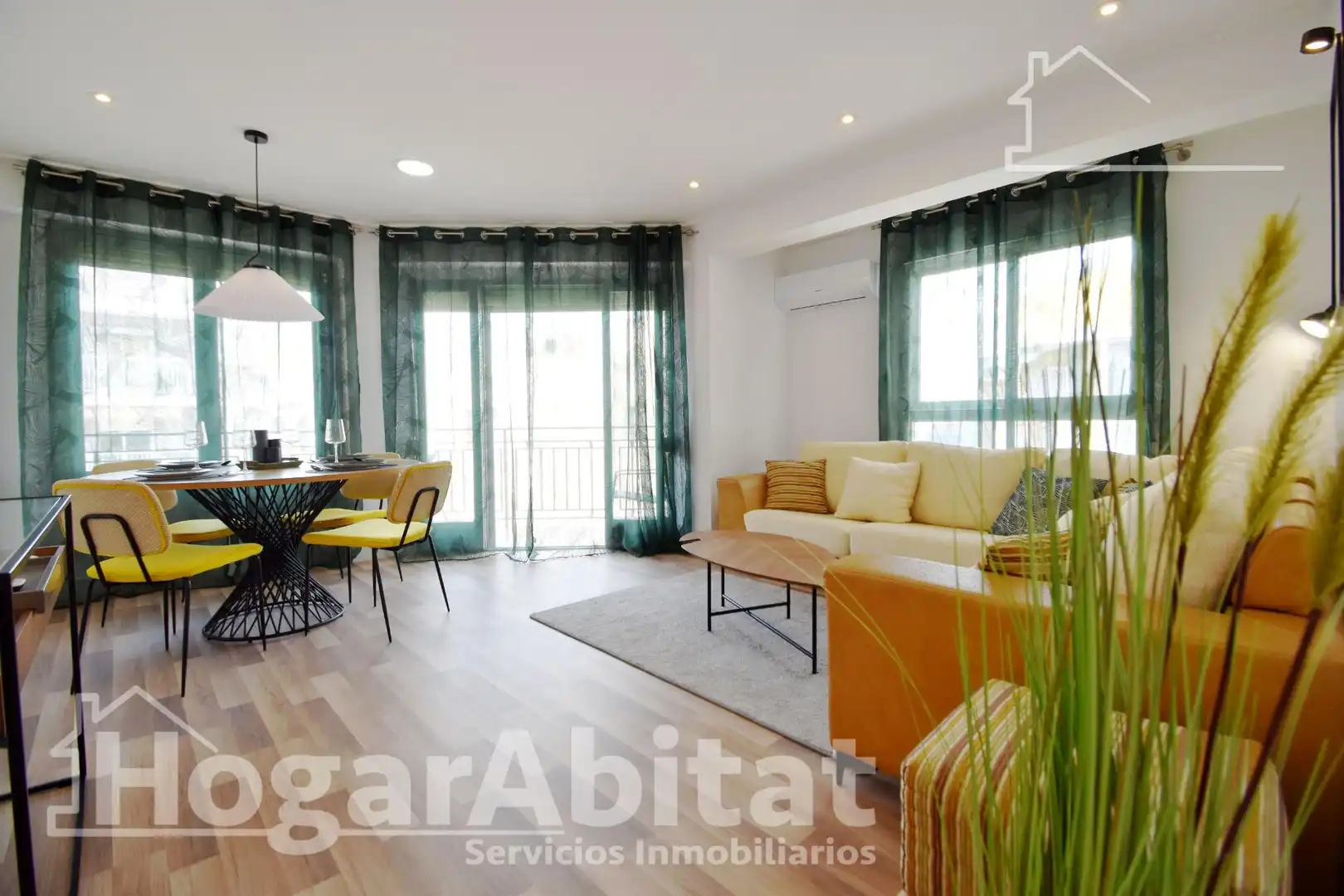 Living room of Flat for sale in Cullera  with Air Conditioner, Terrace and Furnished