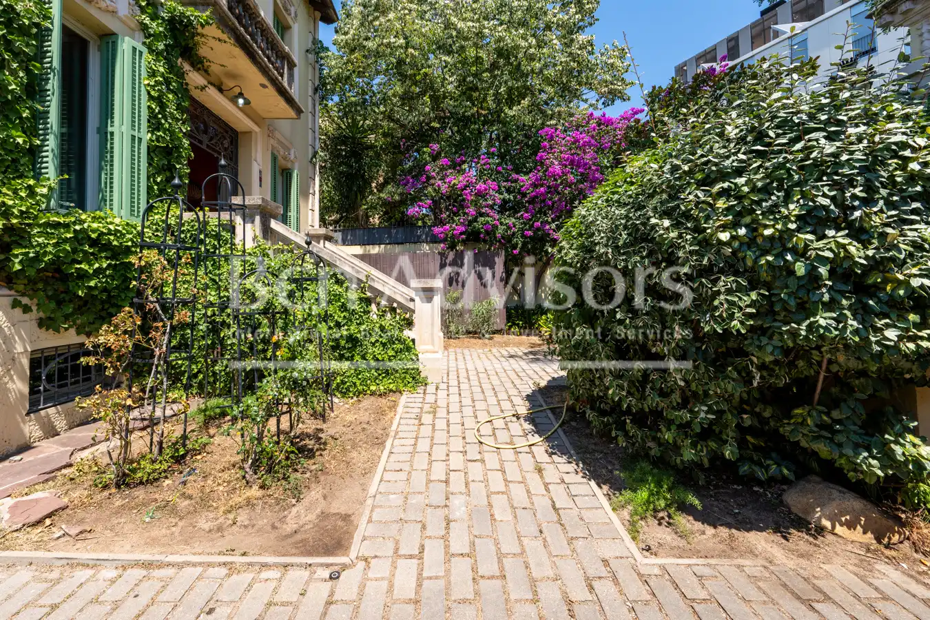 Vista exterior de Casa o xalet de lloguer en Barcelona amb Aire condicionat, Calefacció i Jardí privat