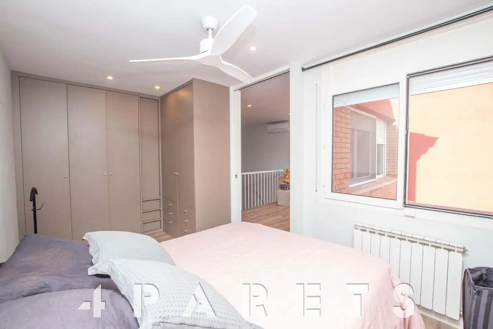 Habitación de Casa adosada de alquiler en Vilassar de Dalt con Aire acondicionado, Calefacción y Jardín privado