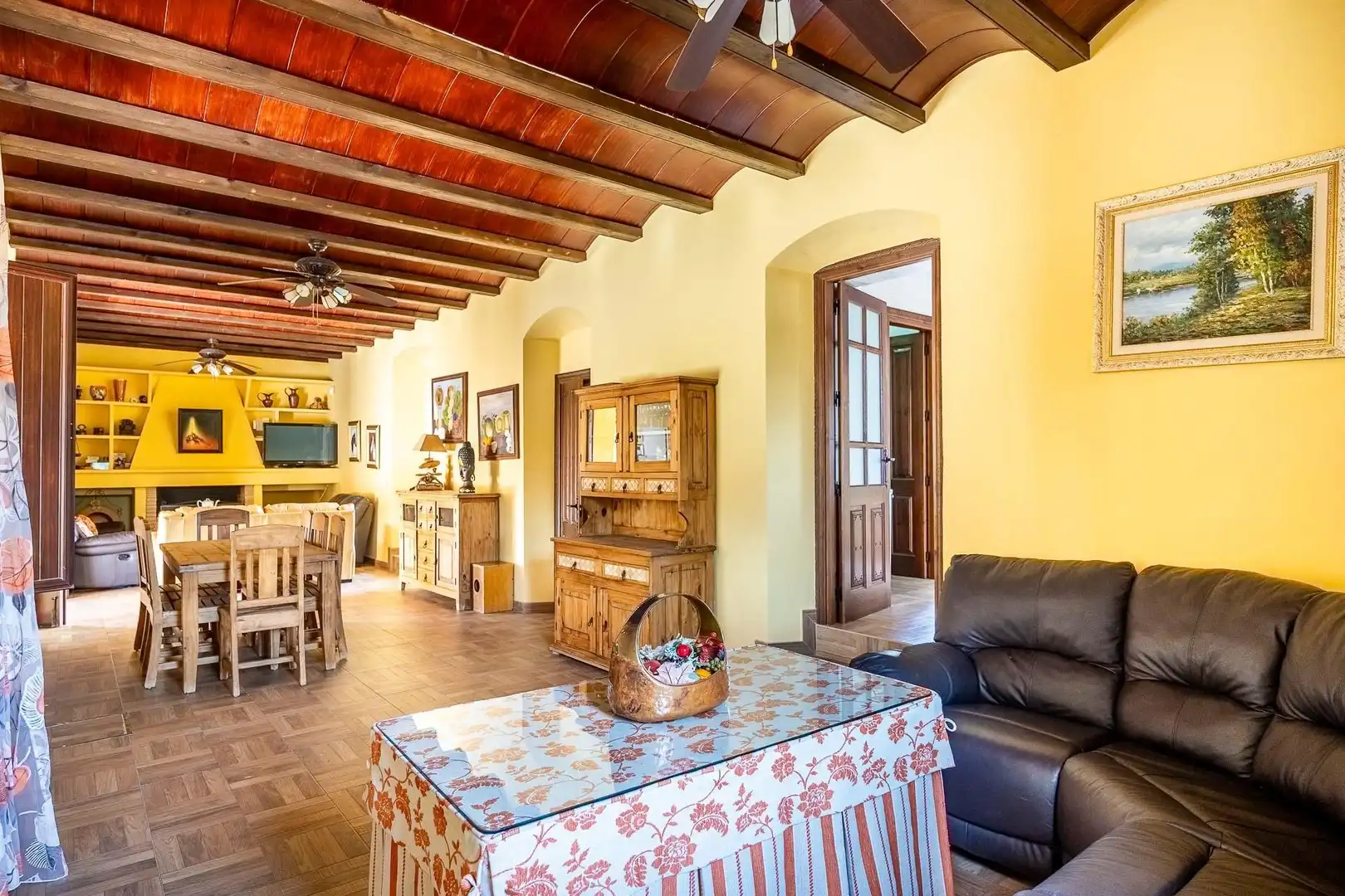 Sala de estar de Finca rústica en venta en Carmona con Calefacción, Jardín privado y Terraza
