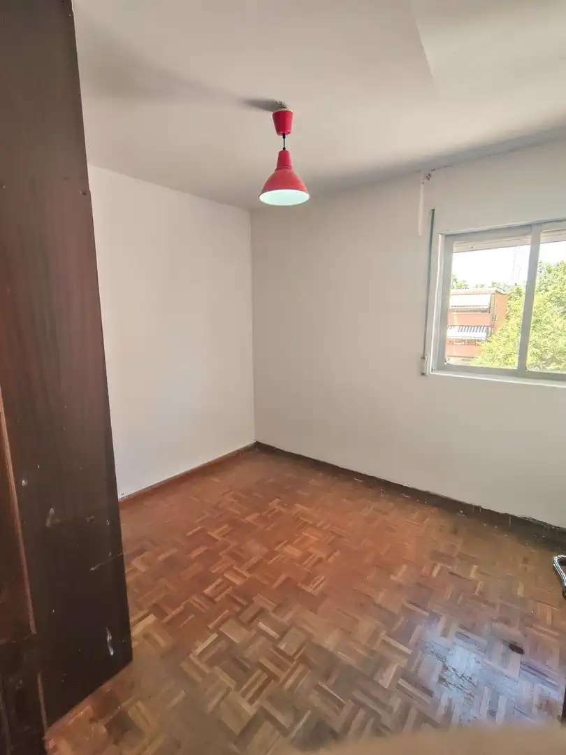 Habitación de Piso en venta en Madrid con Calefacción y Parquet
