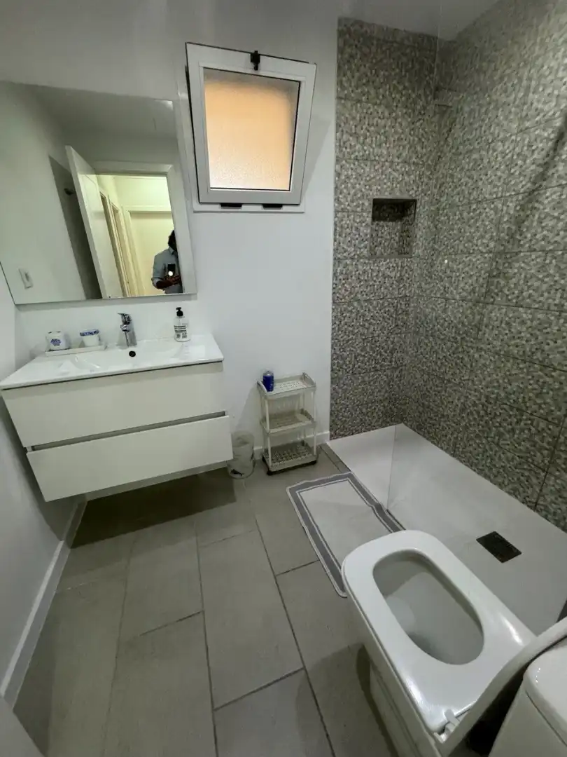 Baño de Apartamento de alquiler en San Bartolomé de Tirajana con Aire acondicionado, Amueblado y Horno