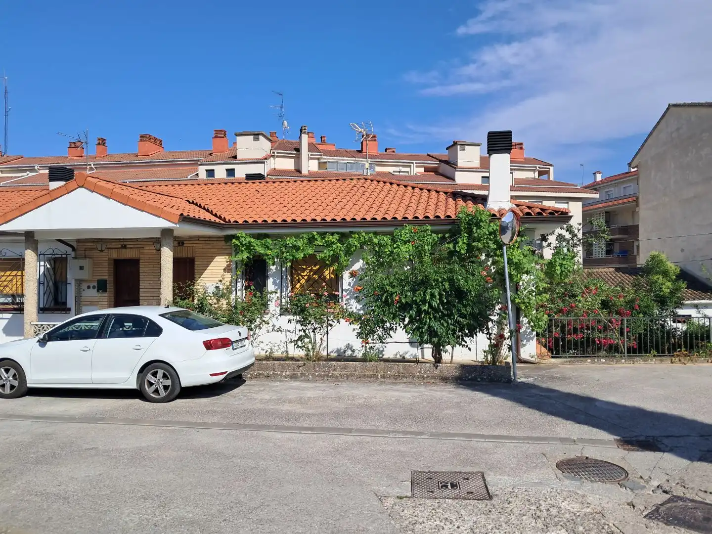 Vista exterior de Casa o xalet en venda en Ayegui / Aiegi amb Balcó