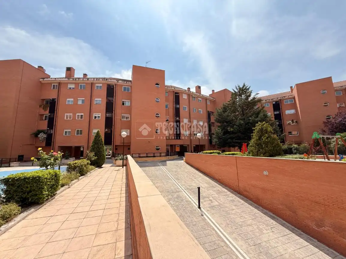 Exterior view of Flat for sale in Madrid  with Heating, Private garden and Parquet flooring