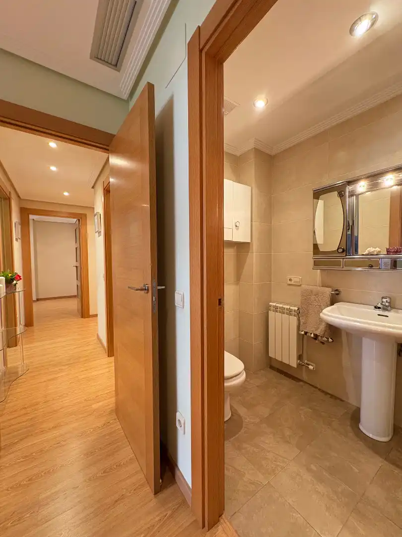 Baño de Apartamento en venta en Arnedo con Calefacción, Parquet y Trastero