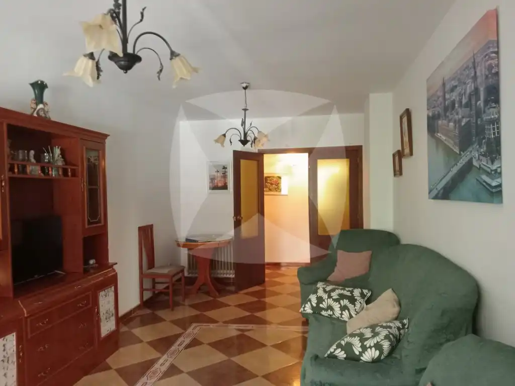 Sala d'estar de Pis en venda en Cáceres amb Terrassa i Moblat