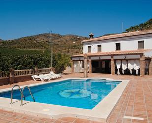 Piscina de Casa o xalet en venda en Vélez-Málaga amb Aire condicionat, Jardí privat i Terrassa