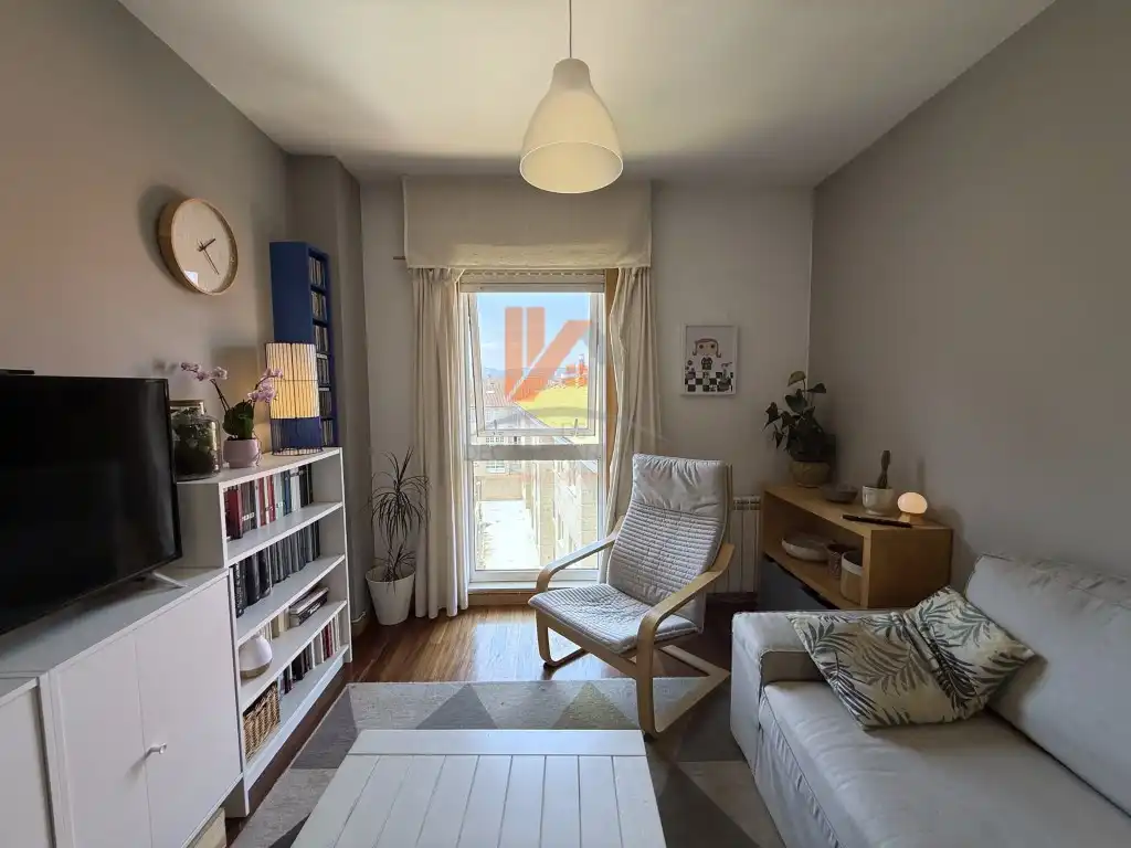 Wohnzimmer von Maisonette zum Verkauf in Ames mit Möbliert