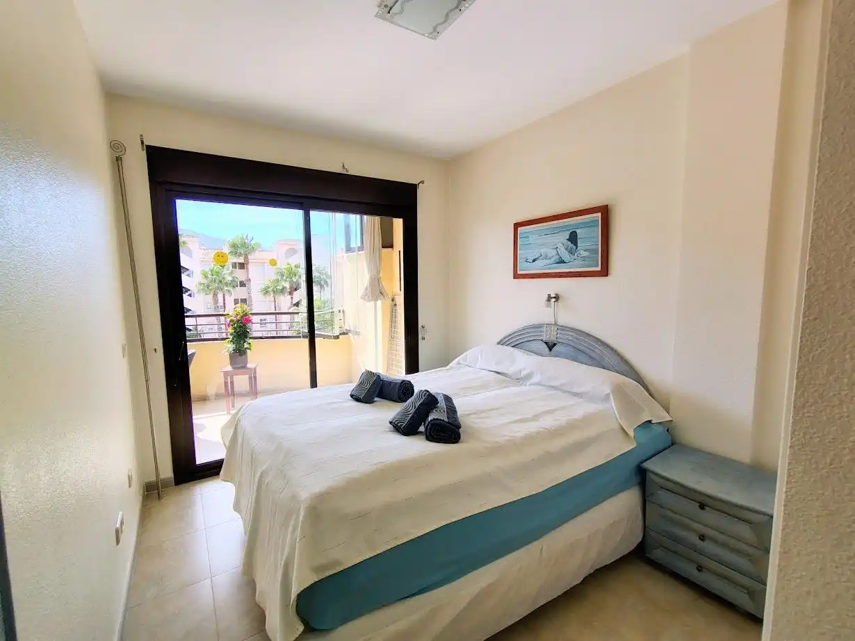 Dormitori de Apartament en venda en L'Alfàs del Pi amb Aire condicionat, Moblat i Piscina comunitària