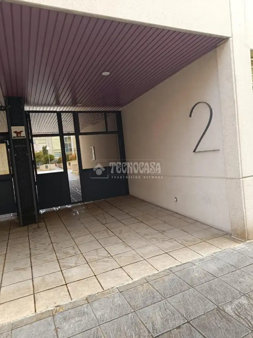 Garage for sale in Pinto