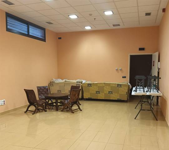 Local comercial en Venta en Lardero