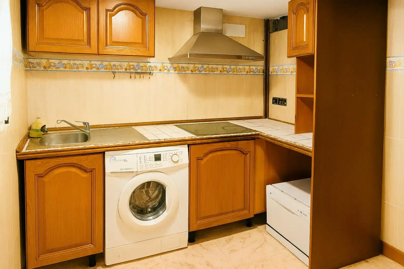 Cuina de Casa o xalet en venda en Ribafrecha amb Calefacció, Terrassa i Traster
