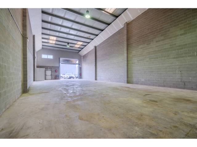 Nave industrial en Alquiler en Bescanó