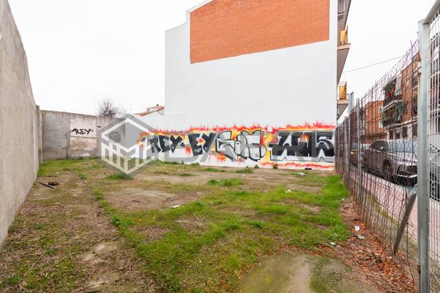 Terreno residencial en Venta en Calle Topacio en Los Rosales