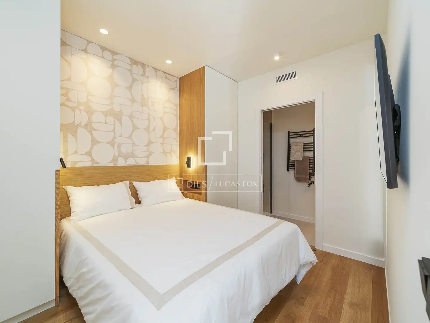 Bedroom of Flat for sale in Barcelona  with Air Conditioner, Heating and Parquet flooring