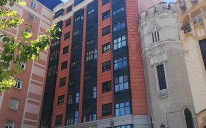 Exterior view of Flat for sale in  Madrid Capital  with Air Conditioner, Heating and Alarm