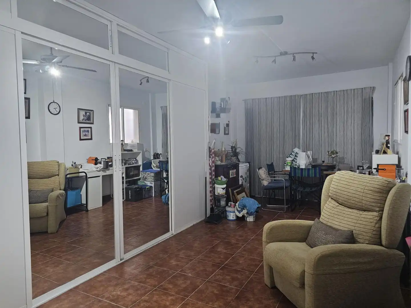 Sala d'estar de Casa adosada de lloguer en Los Barrios amb Terrassa i Moblat