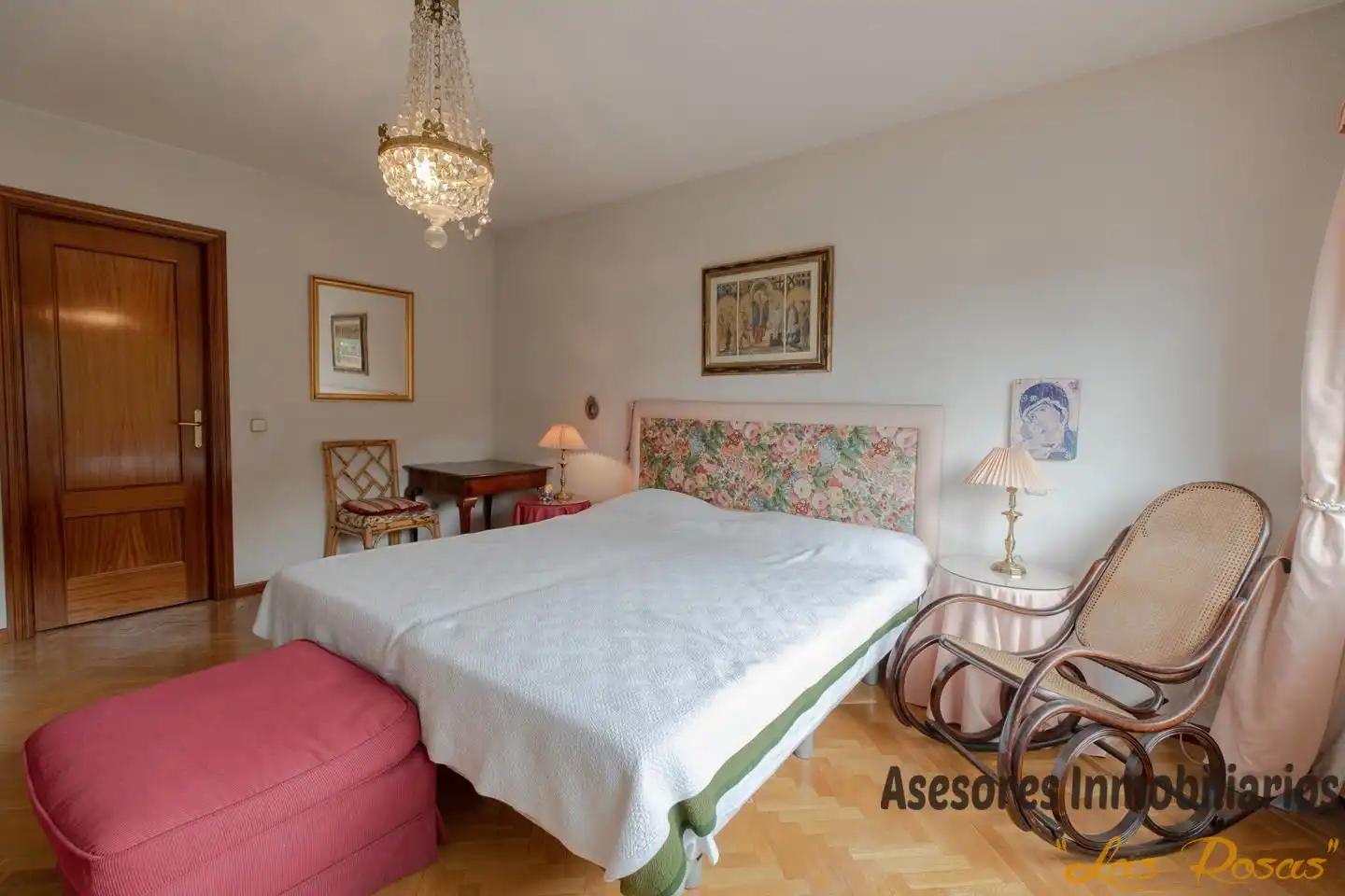 Schlafzimmer von Einfamilien-Reihenhaus zum Verkauf in Madrid mit Klimaanlage, Heizung und Privatgarten