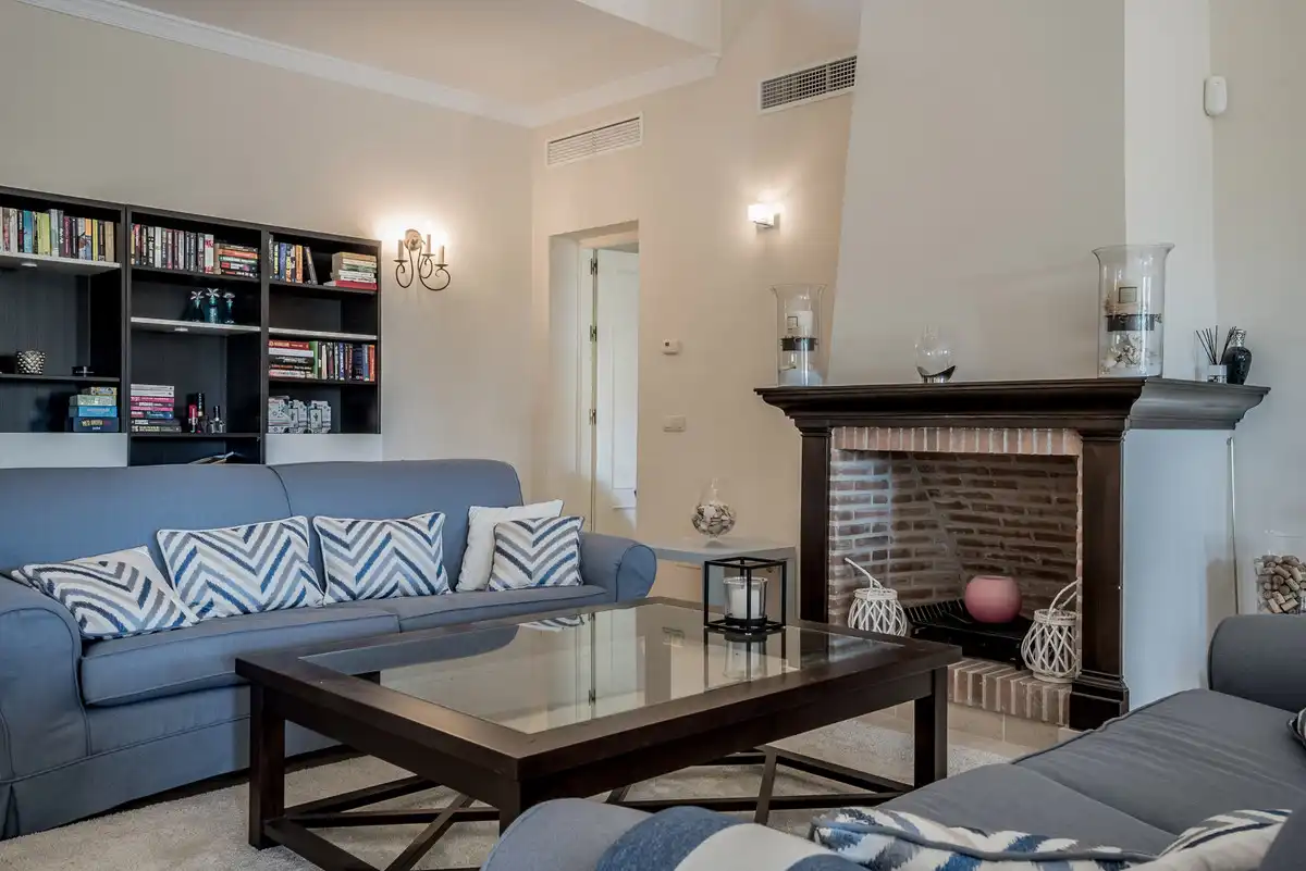 Sala d'estar de Casa o xalet en venda en Málaga amb Aire condicionat, Terrassa i Moblat