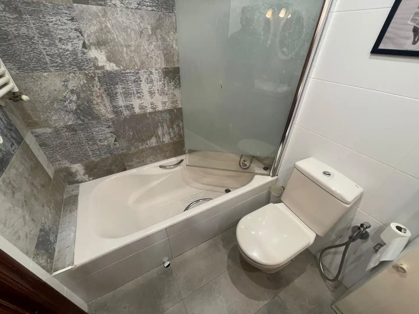 Bathroom of Flat for sale in Bilbao   with Heating, Terrace and Furnished