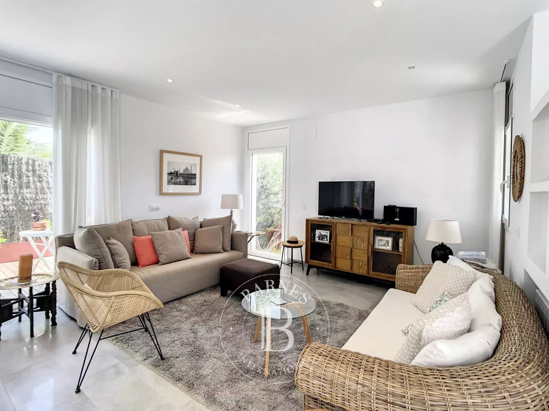Sala d'estar de Casa o xalet en venda en Pineda de Mar amb Aire condicionat, Calefacció i Terrassa