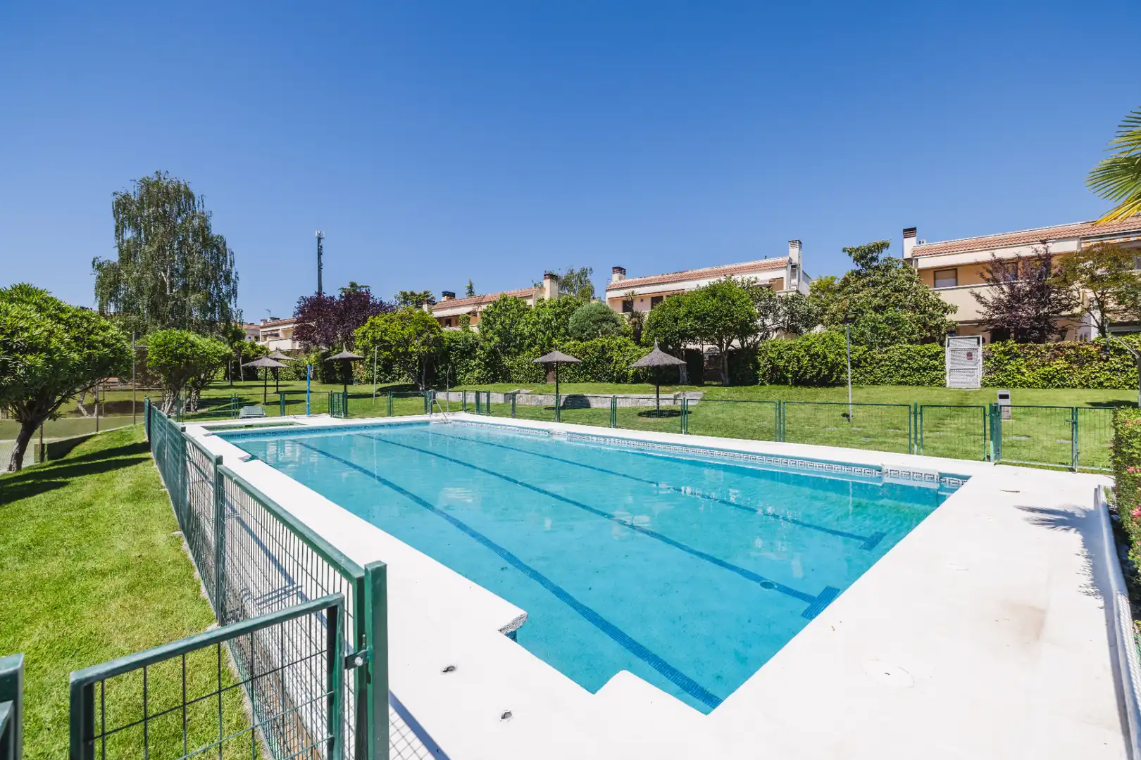 Piscina de Casa o chalet en venta en Las Rozas de Madrid con Aire acondicionado, Calefacción y Jardín privado
