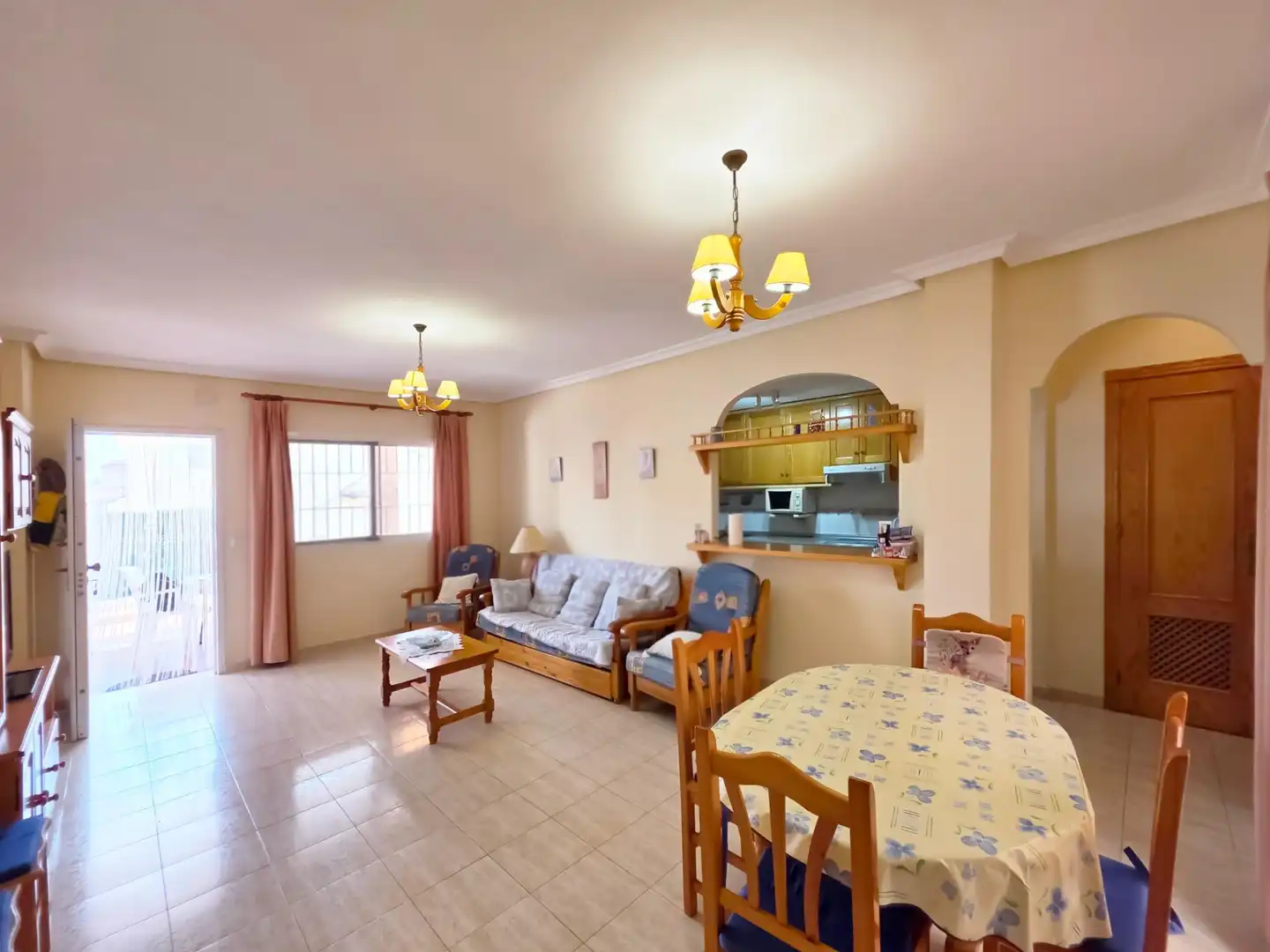 Sala de estar de Apartamento en venta en Santa Pola con Aire acondicionado, Amueblado y Piscina comunitaria