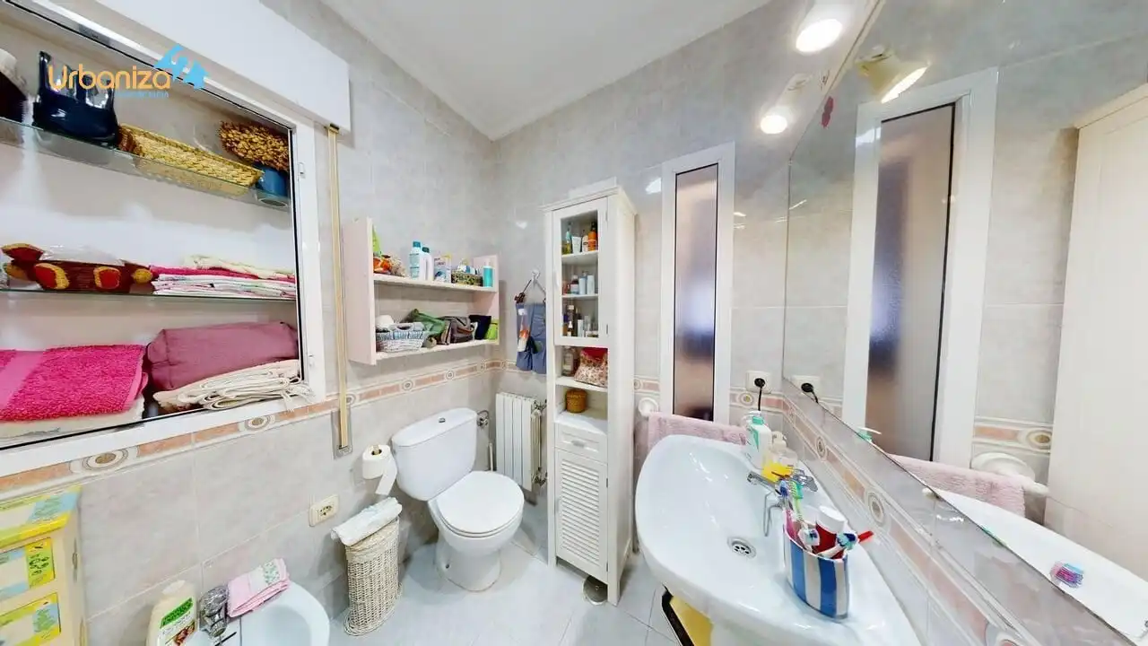 Baño de Casa o chalet en venta en Badajoz con Aire acondicionado, Jardín privado y Terraza