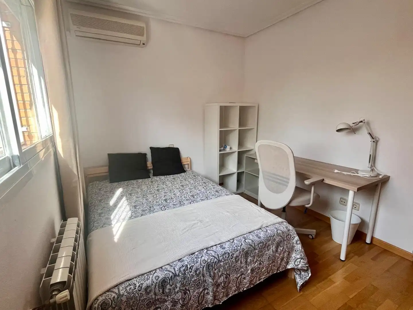 Bedroom of Houses for share in Villanueva de la Cañada  with Air Conditioner, Heating and Private garden