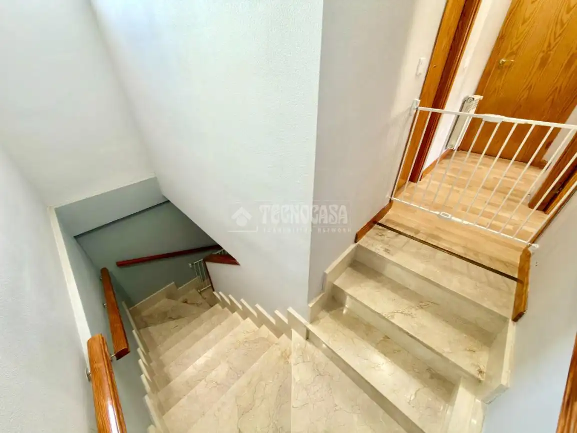 Casa adosada en venta en Valdeaveruelo con Aire acondicionado, Calefacción y Terraza