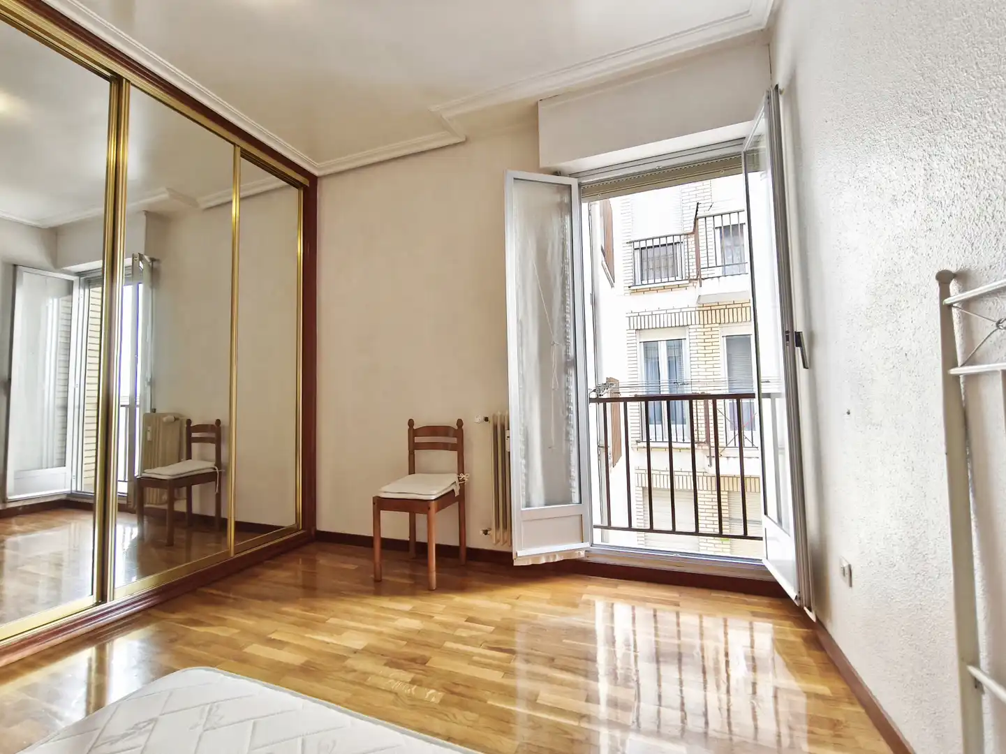 Dormitori de Pis en venda en  Logroño amb Calefacció, Parquet i Terrassa