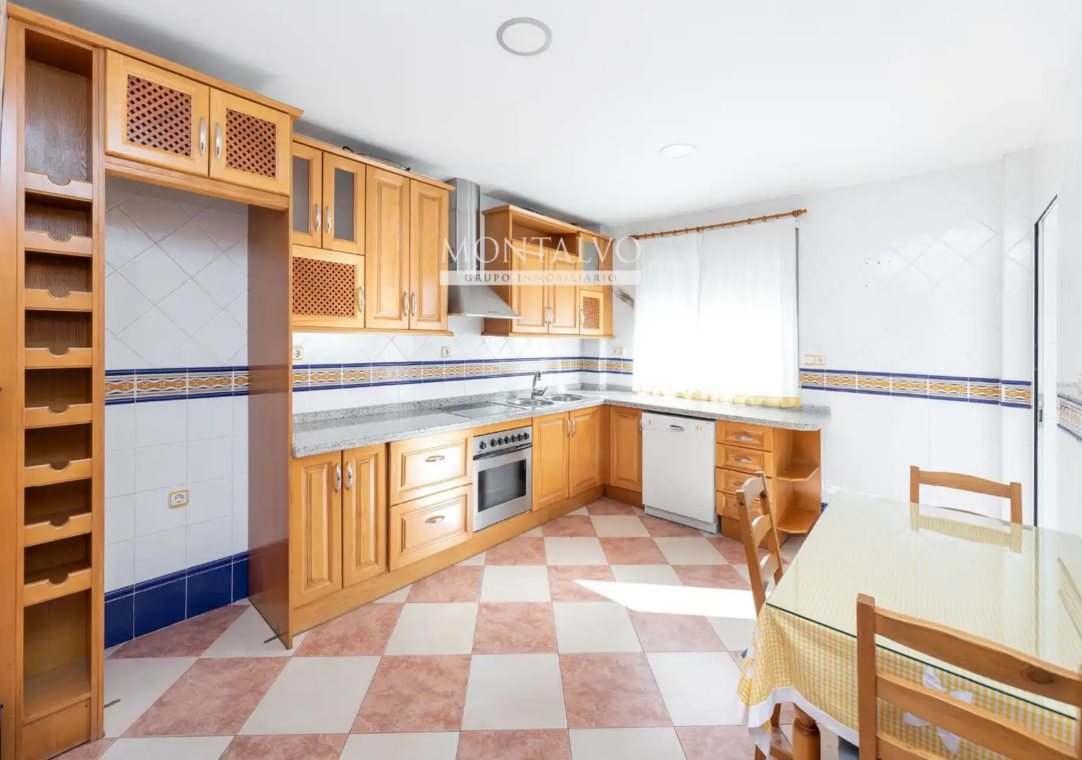 Cocina de Casa adosada en venta en Pinos Puente con Terraza y Trastero