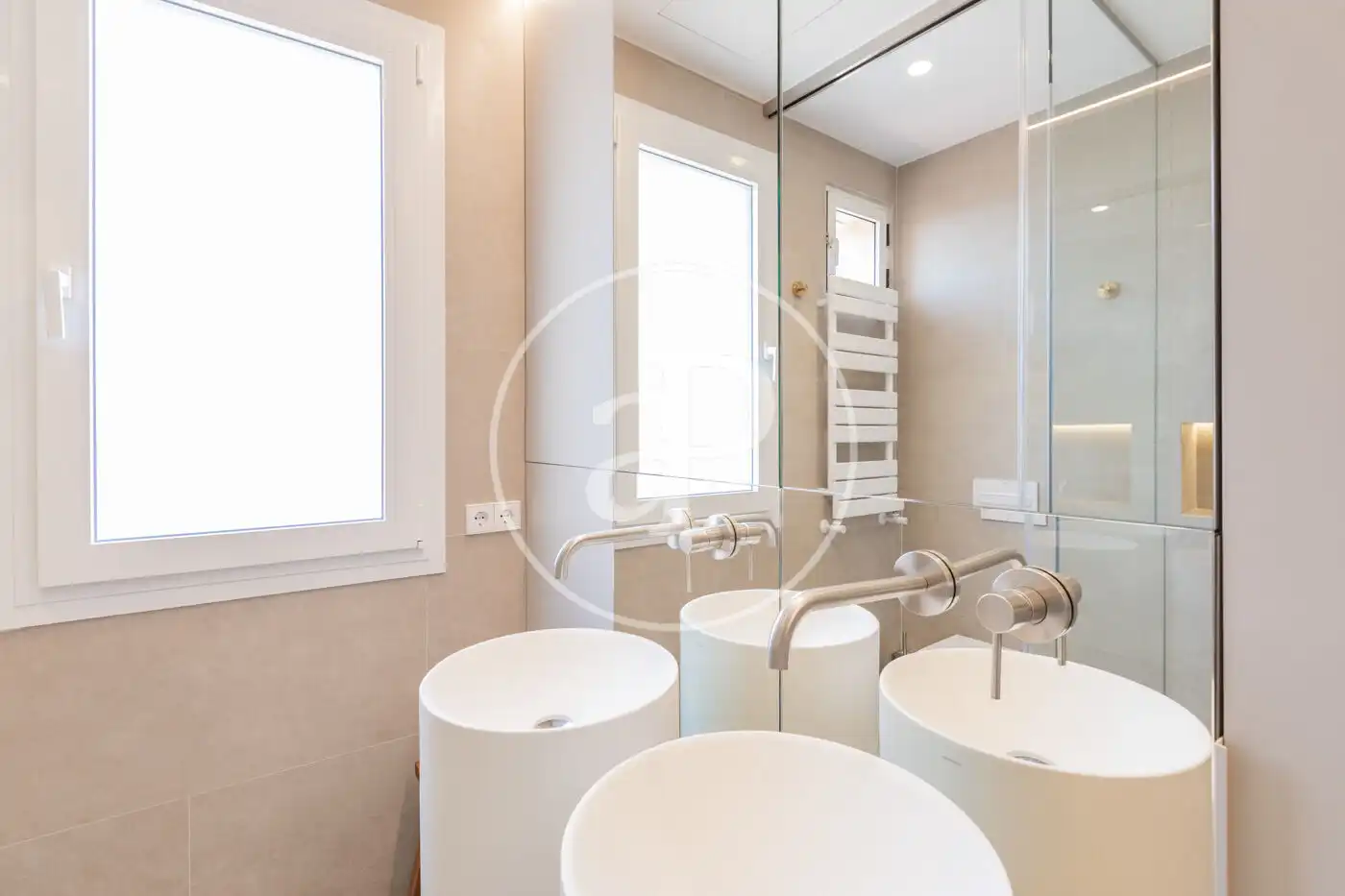 Bathroom of Flat for sale in Madrid  with Air Conditioner, Heating and Furnished