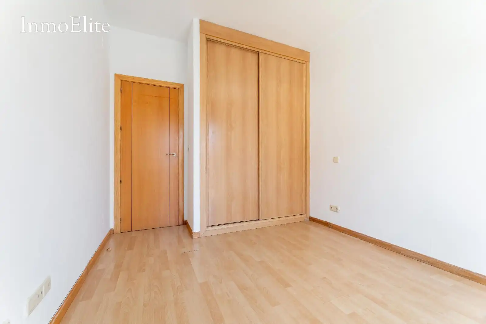 Habitación de Piso en venta en Madrid con Calefacción, Trastero y Horno