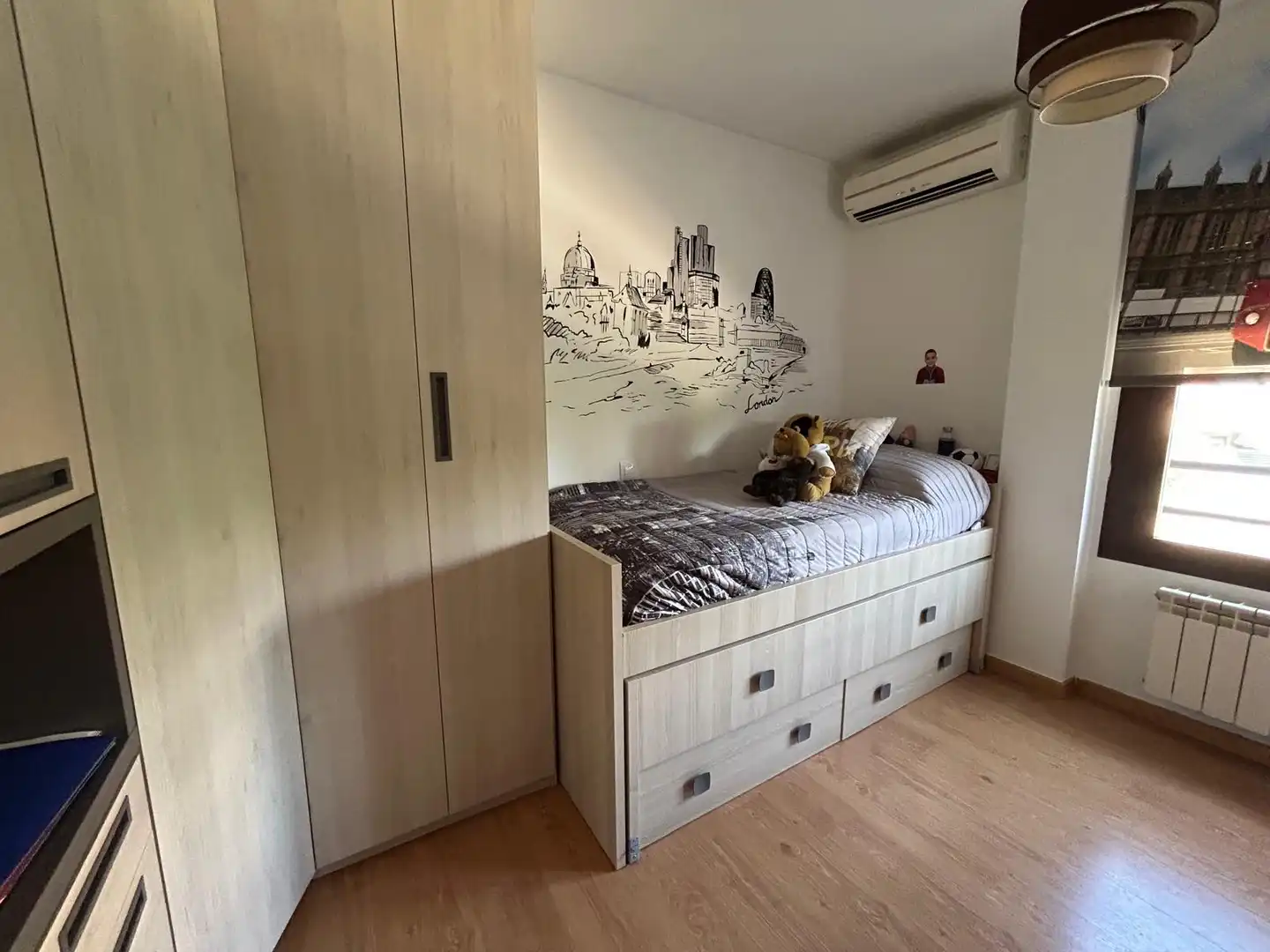 Habitación de Casa adosada en venta en Ciudad Real con Aire acondicionado, Calefacción y Jardín privado
